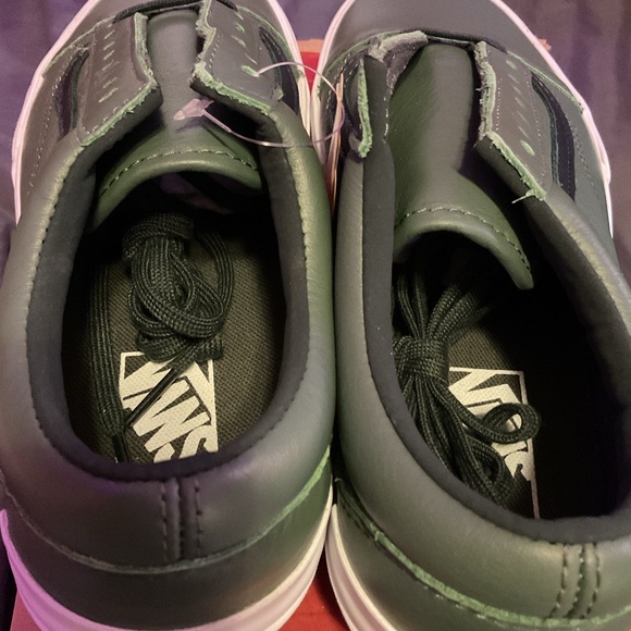 Vans - Picture 5 of 5